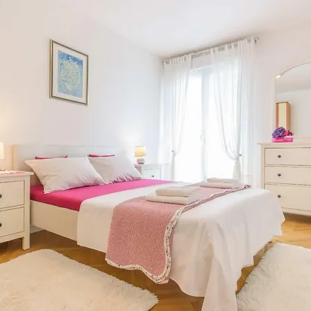 Comfortable And Stylish アパート スプリト