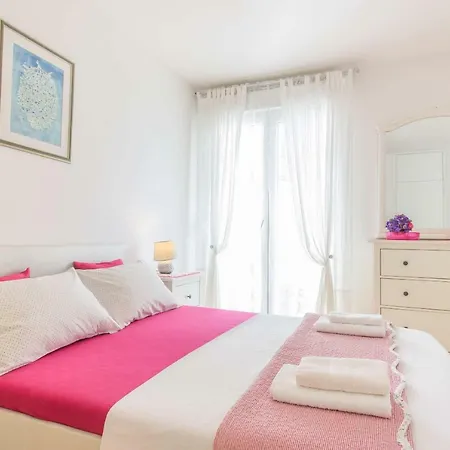 Comfortable And Stylish Spalato